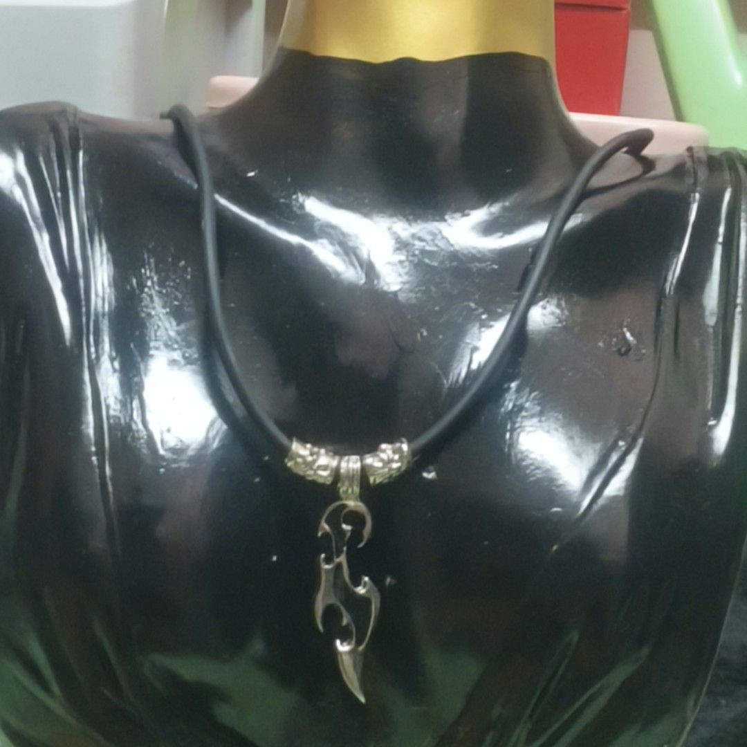 Tribal Flame Pendant Necklace (Category: Necklaces) located in Manila. Submitted by du_1661 (Listing ID 1441316142, Image 2). Description: .