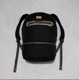 (Category: ) located in . Submitted by knightorious_thrift (Listing ID 1441311557, Image 1). Description: .