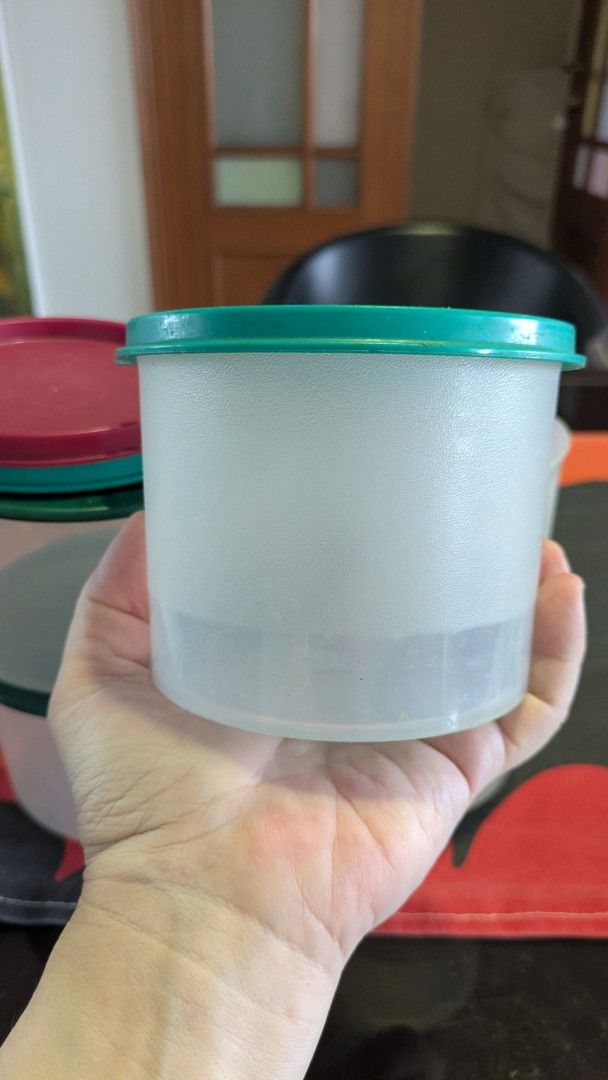 Tupperware containers470221529526446082
