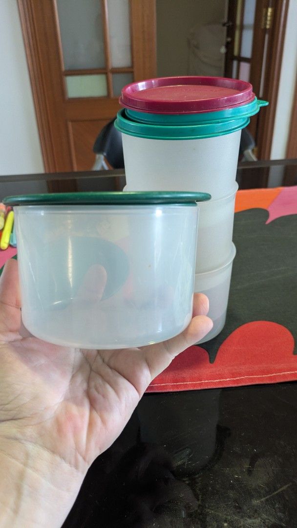 Tupperware containers470221529526446081
