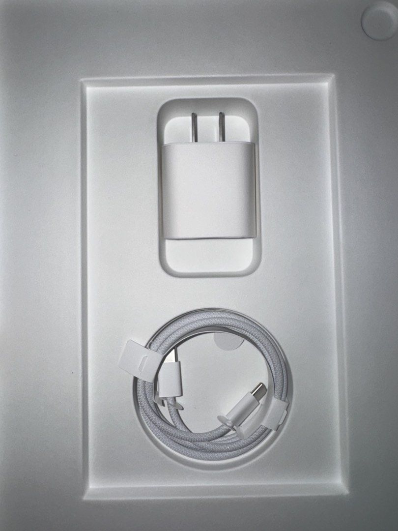 Type C Iphone Charger (Category: Chargers & Cables) located in Manila. Submitted by eyo.iya (Listing ID 1441245446, Image 2). Description: Came from my Ipad 11th Gen A16 Brand new RFS: spare.