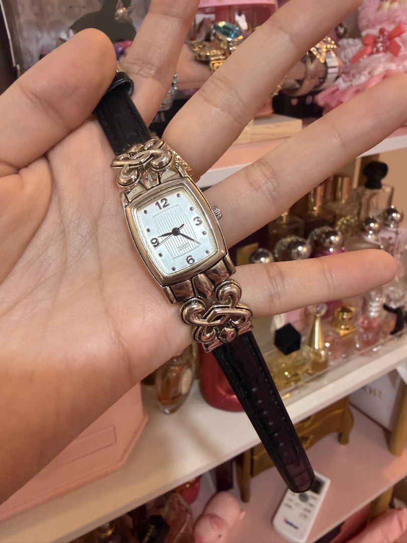 Unique Vintage leather watch (Category: Women's Watches) located in Limay. Submitted by fashionshop248 (Listing ID 1441159354, Image 3). Description: Preloved Starting price: ₱450 - ₱1,200 -Japan source - All watches are functional and in working condition..
