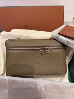 (Category: ) located in . Submitted by luxparis.bag (Listing ID 1441280129, Image 1). Description: .