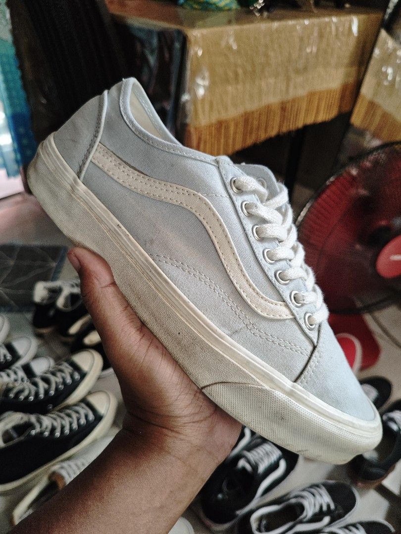 Vans os (Category: Sneakers) located in Sultan Kudarat. Submitted by thrifted01 (Listing ID 1441239723, Image 1). Description: us8 euro40.5 cm26.