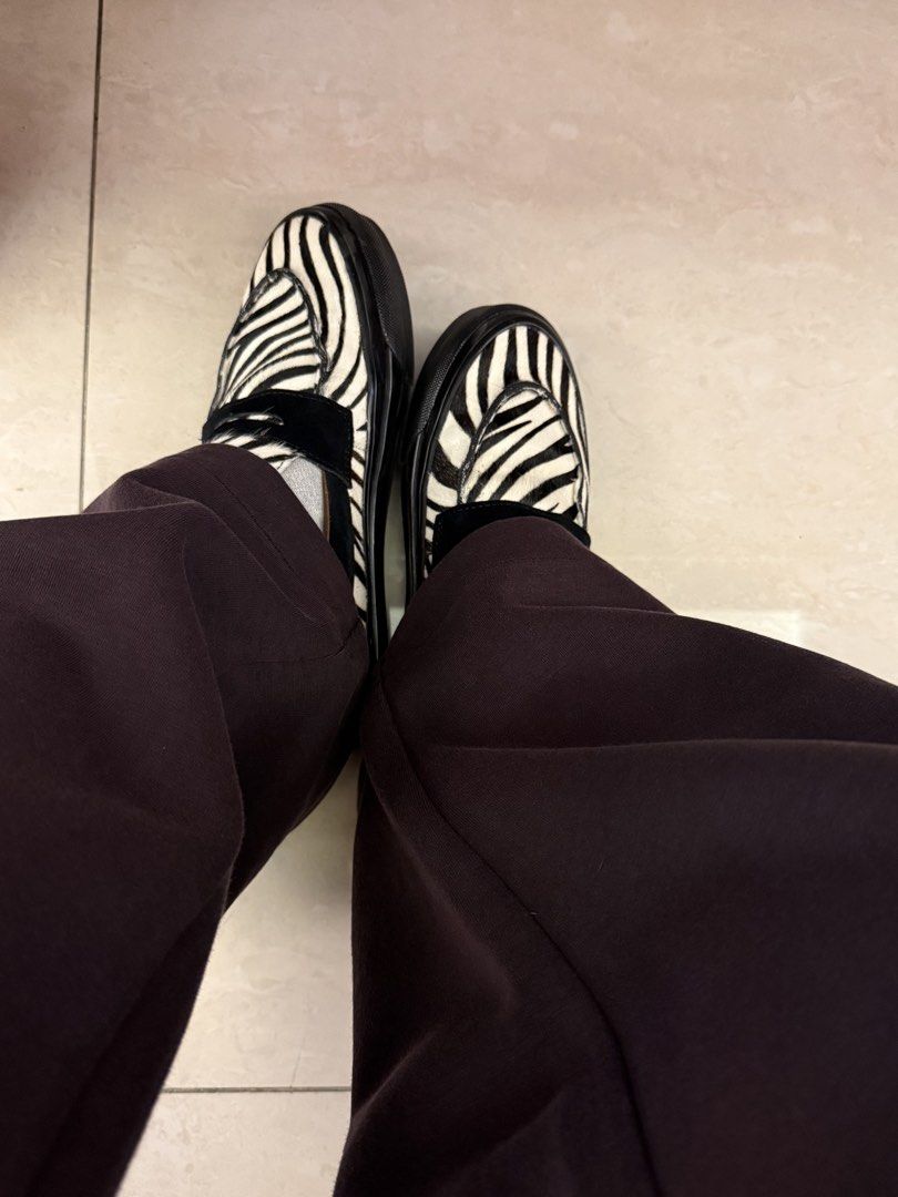 Vans Premium Loafer (zebra print) (Category: Sneakers) located in Quezon City. Submitted by markandrewson1123 (Listing ID 1435348139, Image 3). Description: Like new, bought abroad.