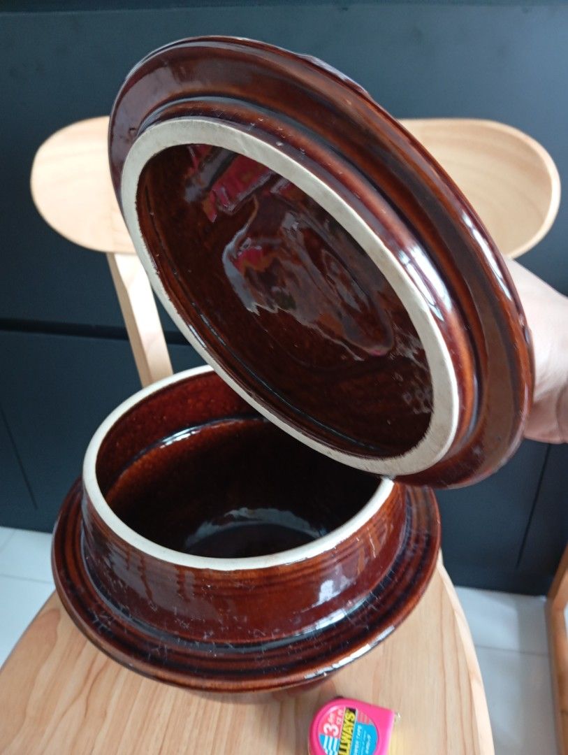 Vintage Brown Ceramic Pot with Lid470086167970467843