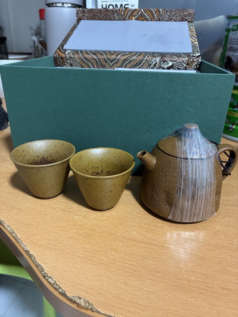 Vintage Ceramic Tea Set with Decorative Box470498274832568321