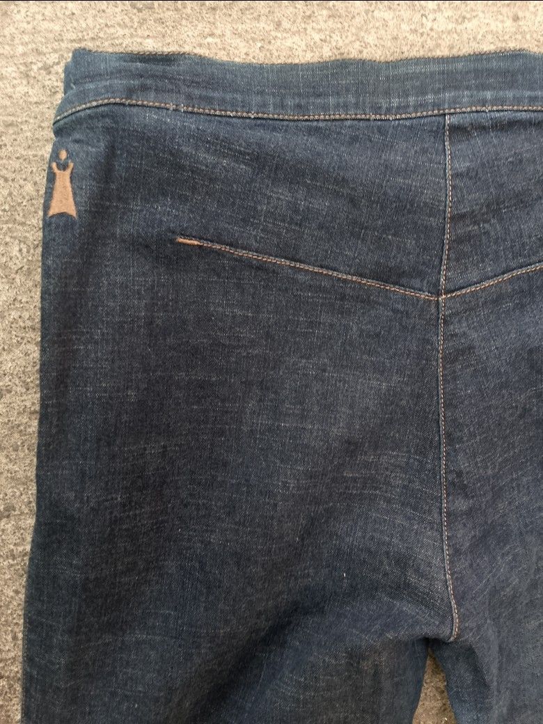 Vintage Cop Copine Flare Pants (Category: Jeans) located in Bantayan. Submitted by rare.palautog (Listing ID 1441250560, Image 3). Description: Vintage Cop Copine Flare Pants Actual dimes via tape measure W 29-30/L 40.5 Hem 8.5 Excellent condition Faded tag Slight fade sa pwetan DM sa interested 📨 Cebu location 📌.
