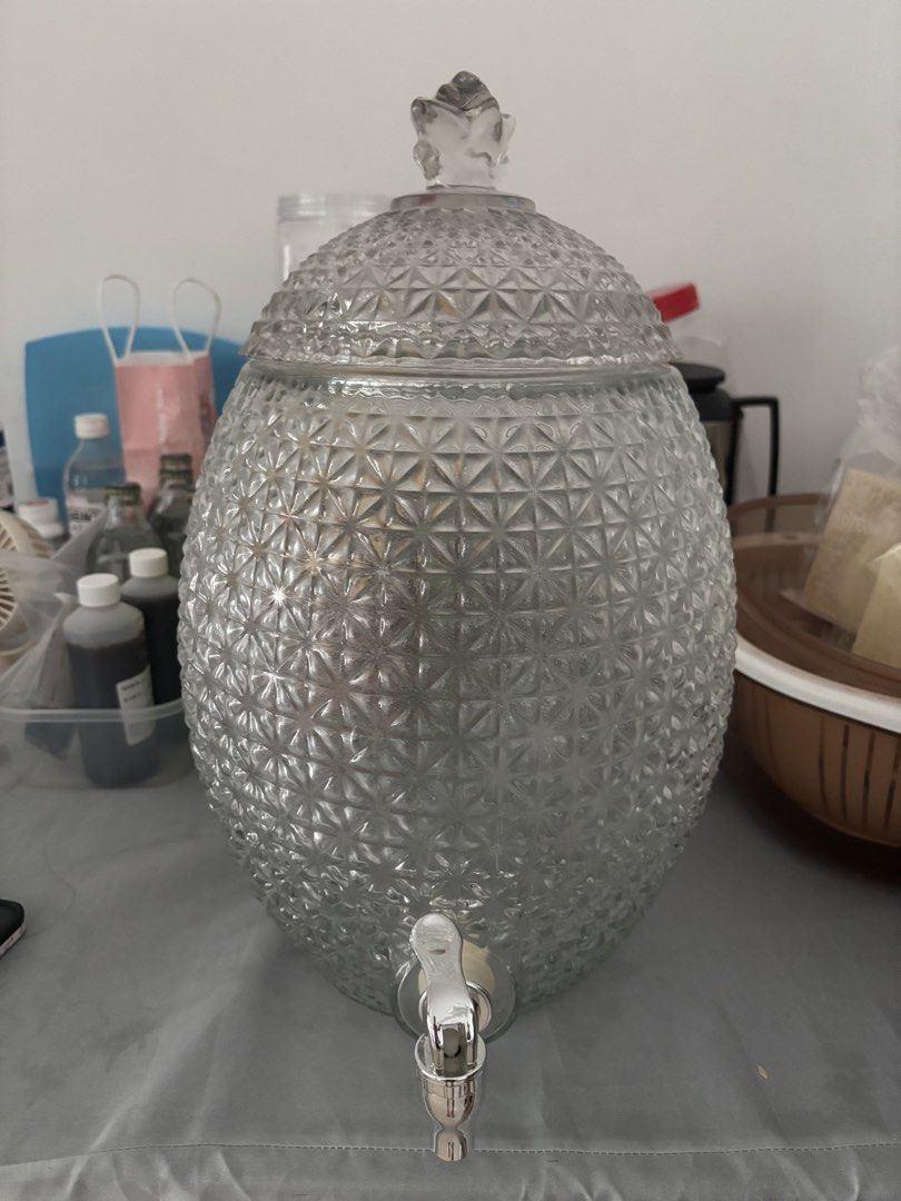 Water dispenser container470234318494781440