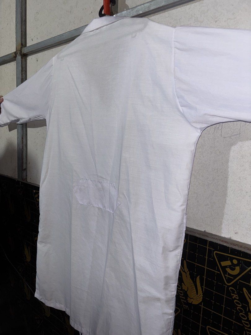White Long Sleeve Lab Coat (Category: Coats, Jackets and Outerwear) located in Manila. Submitted by phonenull (Listing ID 1441338441, Image 3). Description: • Pwede pa TAWAD •XL Size • No stains • No tears • Used 2 times.