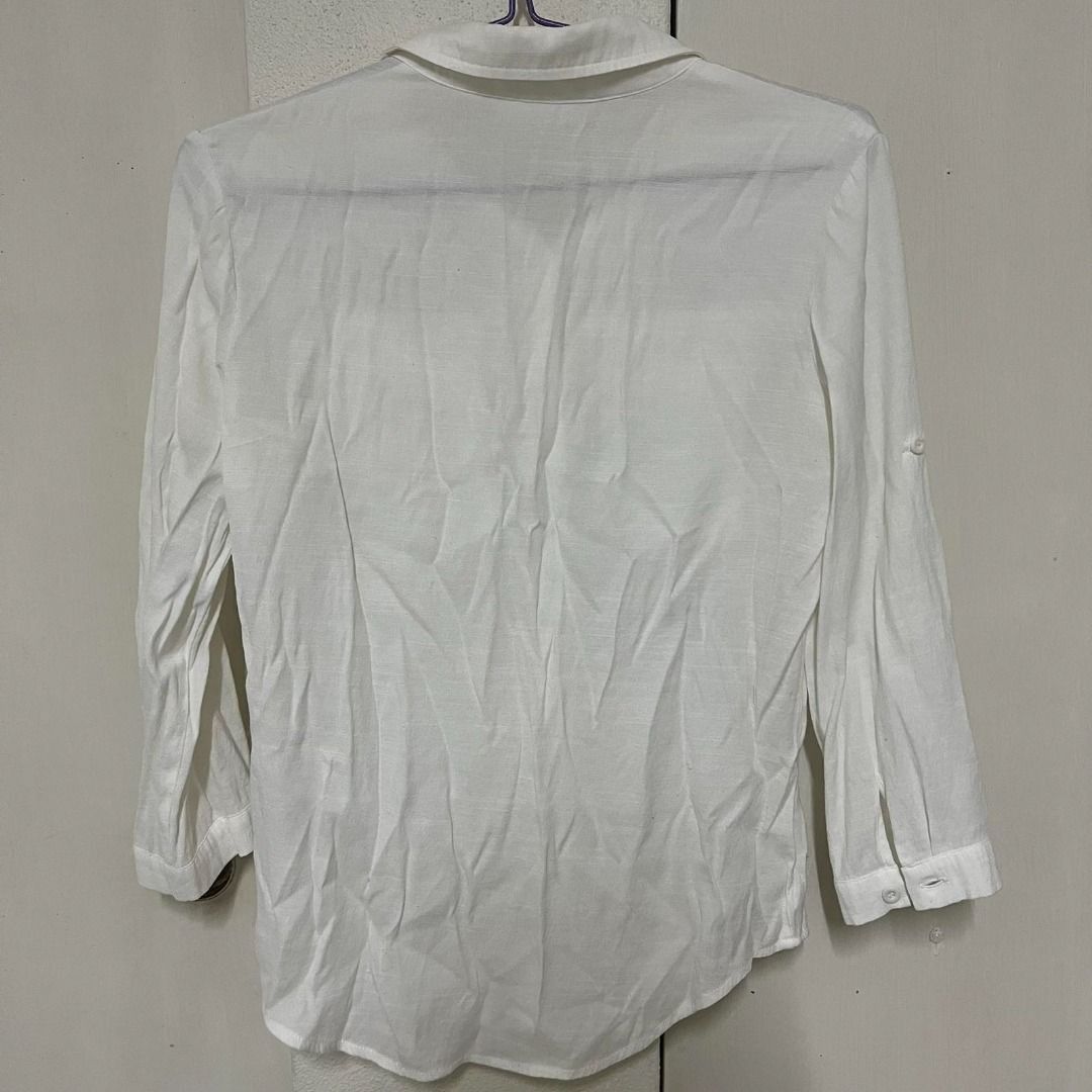 White Long Sleeve Shirt with Flap Pockets (Category: Longsleeves) located in Mabalacat. Submitted by keb-a (Listing ID 1441192257, Image 3). Description: 🍒 — small — b: 32~34" — w: 24~26" — l: 25” 🍒 — long sleeves with buttoned cuffs — two chest flap pockets — button-down front — breathable and comfortable fabric 🍒 — mop: gcash — mod: j&t.
