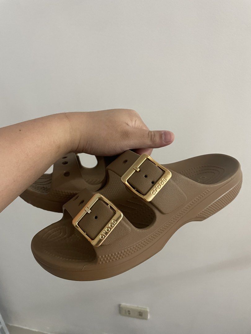 Women crocs sandal (Category: Sandals) located in Manila. Submitted by zeecalsol (Listing ID 1441251787, Image 3). Description: .