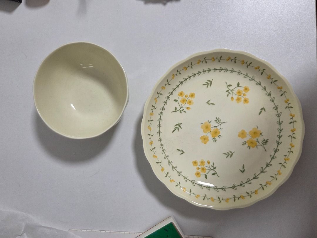 Yellow Floral Ceramic 4 Bowl and 4 Plate Set