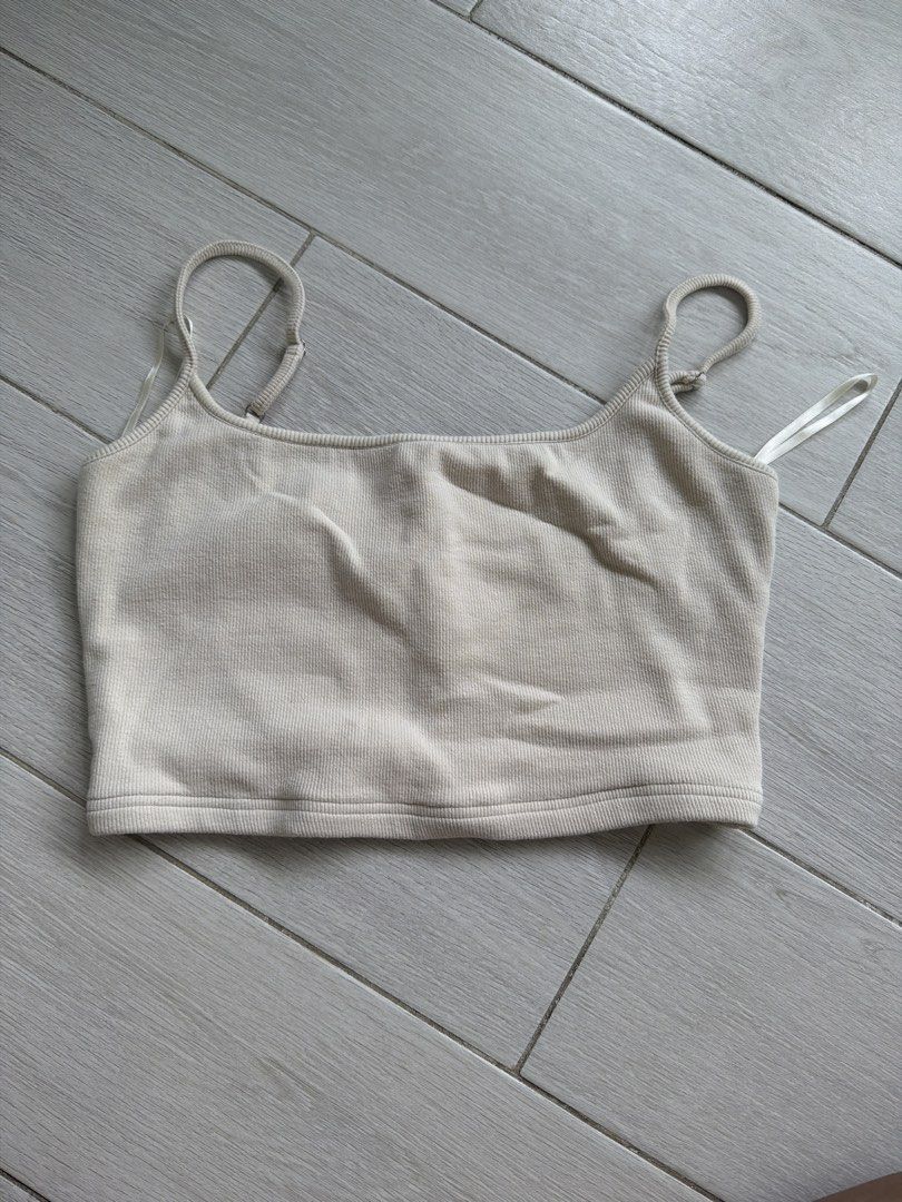 YHF singlet (Category: Sleeveless) located in Singapore. Submitted by 3.amc (Listing ID 1441239761, Image 1). Description: .
