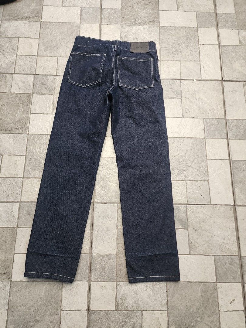 Zara original Raw denim slim straight pants (Category: Jeans) located in Manila. Submitted by smrshops (Listing ID 1441241342, Image 2). Description: waist- 37cm length- 40 inch leg- 12 inch Issue: in last picture, stain due to folding in the past, can be removed through light washing. Rfs: Decluttering.