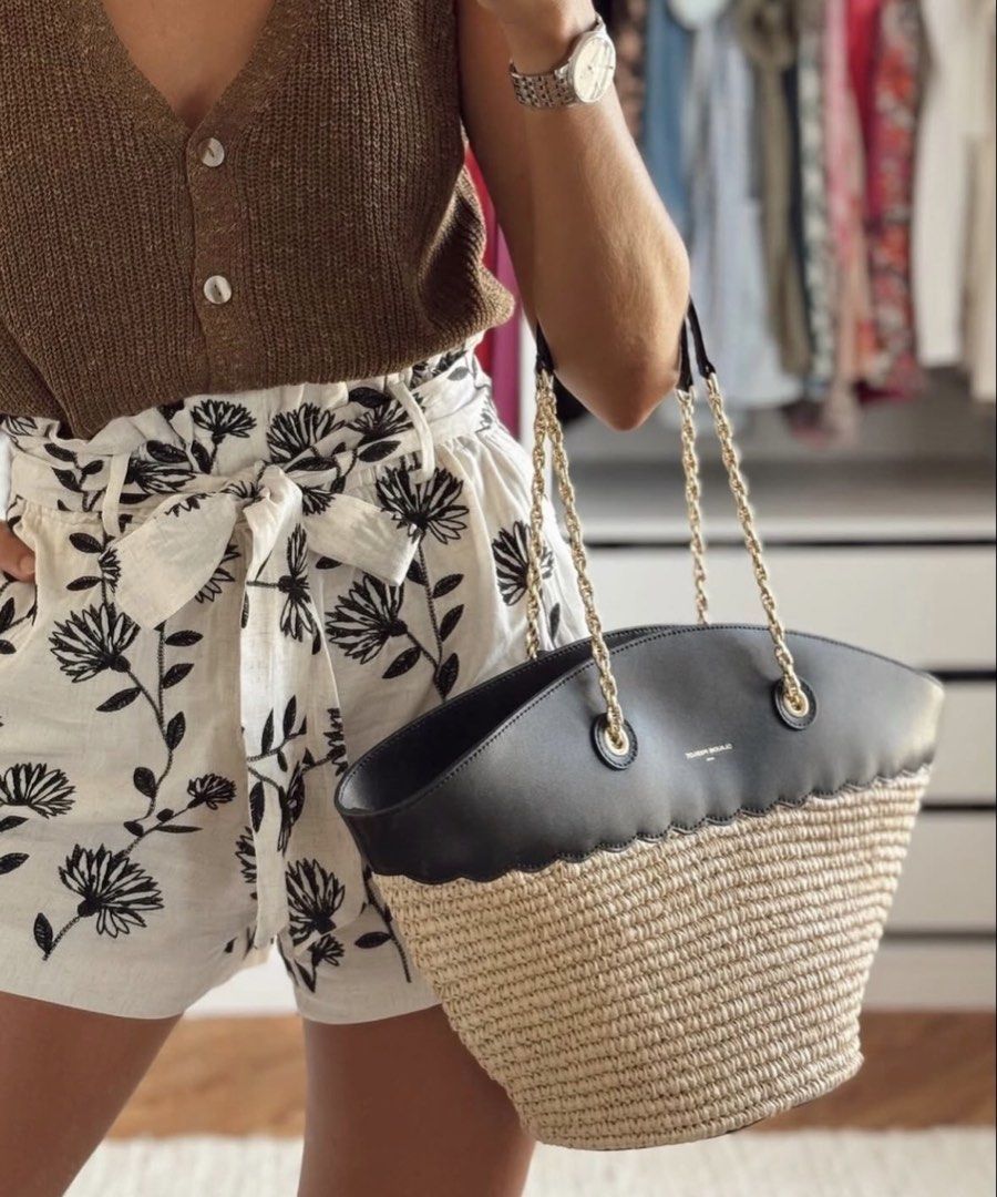 Zara paperbag shorts (Category: Shorts) located in Valenzuela. Submitted by andreaa1 (Listing ID 1441256423, Image 3). Description: .