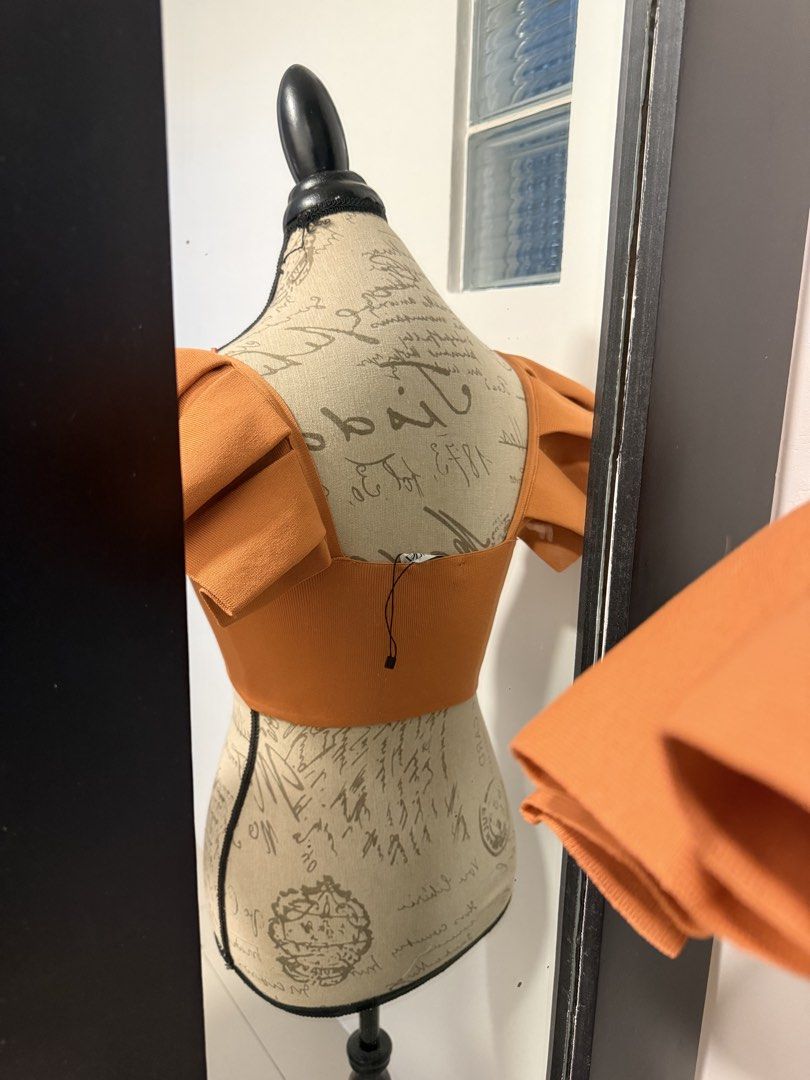 Zara ribbed knit rust orange bralette ruffle top (Category: Others Tops) located in Malabon City. Submitted by splendidcloset (Listing ID 1441191384, Image 2). Description: Never worn .