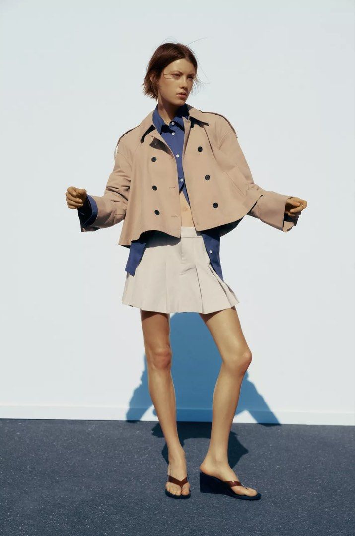 Zara Short Cape Trench Coat (Category: Coats, Jackets and Outerwear) located in Quezon City. Submitted by whitelabel17 (Listing ID 1441321109, Image 2). Description: Color- Tobacco Original Price 4.4k.