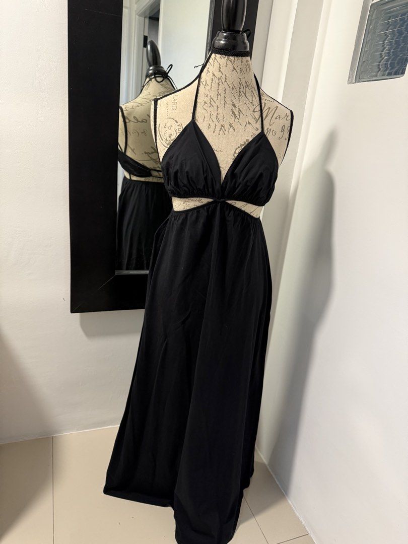 Zara summer dress cut out halter (Category: Dresses) located in Malabon City. Submitted by splendidcloset (Listing ID 1441197330, Image 1). Description: .