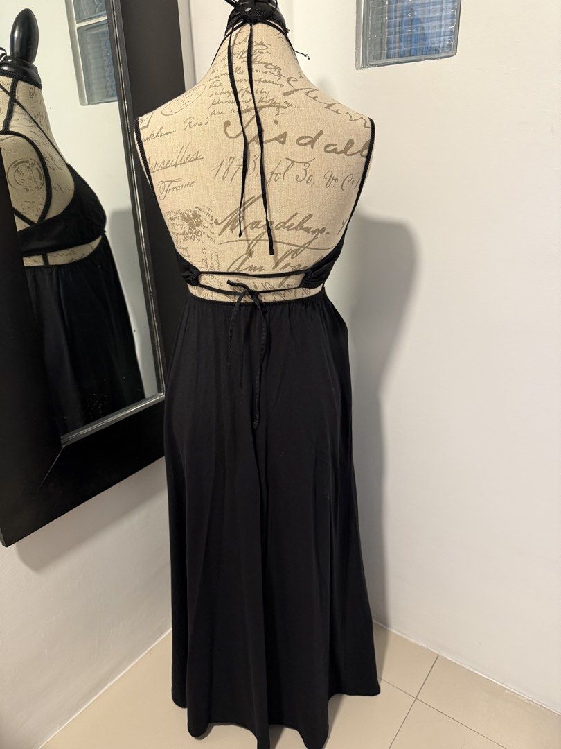 Zara summer dress cut out halter (Category: Dresses) located in Malabon City. Submitted by splendidcloset (Listing ID 1441197330, Image 3). Description: .