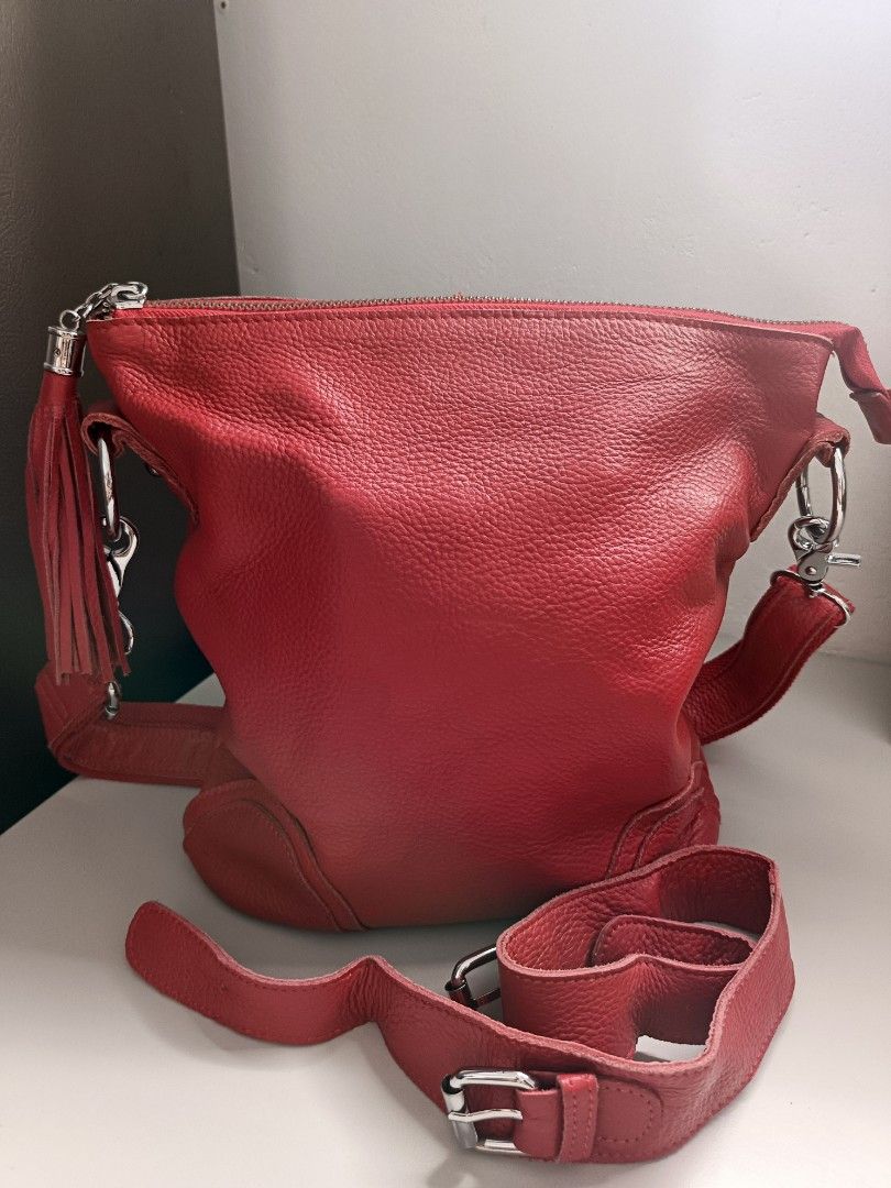 3 way bag (Category: Cross-body Bags) located in Santa Cruz, Pampanga. Submitted by uscanada (Listing ID 1443096089, Image 1). Description: .