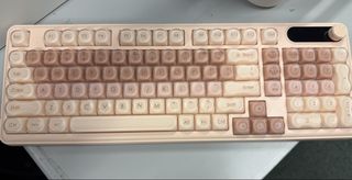 Retro Typewriter-Style Keyboard with Pink Gradient488352219546275840