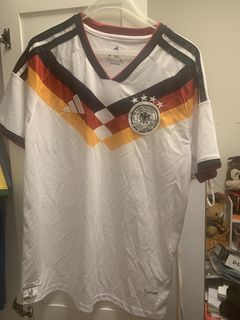 （分類：）位於 。 由 FootballShop 提交（商品編號 1443043447，圖片 1）。簡介： 。