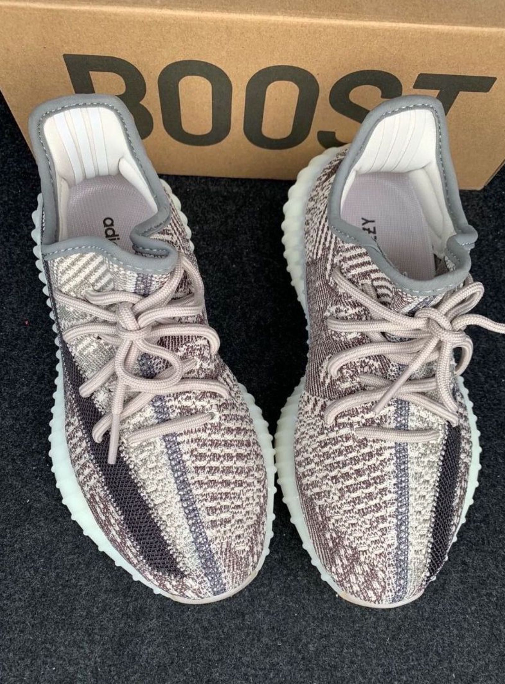 adidas originals Yeezy Boost 350 V2 Sesame Grey Zyon Grey (Category: Sneakers) located in Singapore. Submitted by nicesticfox (Listing ID 1442939908, Image 1). Description: Hey there! 👋 This Adidas adidas originals Yeezy Boost 350 V2 Sesame Grey Zyon Grey is brand new! ✨ 📦 After you order, I'll send photos in ~3 days to confirm size & style ✅ Once you confirm, ships free via J&T or Ninja Van 🏷️ Tracking number provided 💰 Cash on delivery — ju