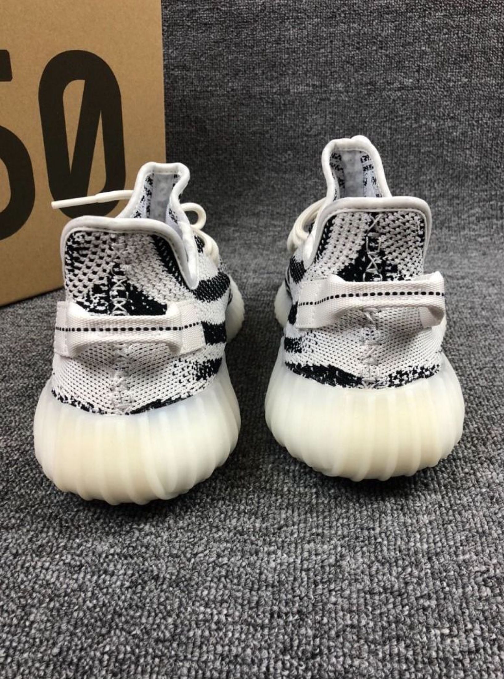 adidas originals Yeezy Boost 350 V2 Zebra Black White (Category: Sneakers) located in Singapore. Submitted by epicwind-ee16 (Listing ID 1442940254, Image 2). Description: Just In 🏷 Adidas · adidas originals Yeezy Boost 350 V2 Zebra Black White Brand New ✓ Free Ship ✓ COD ✓ 3-day photo confirm Chat me for details 💬.