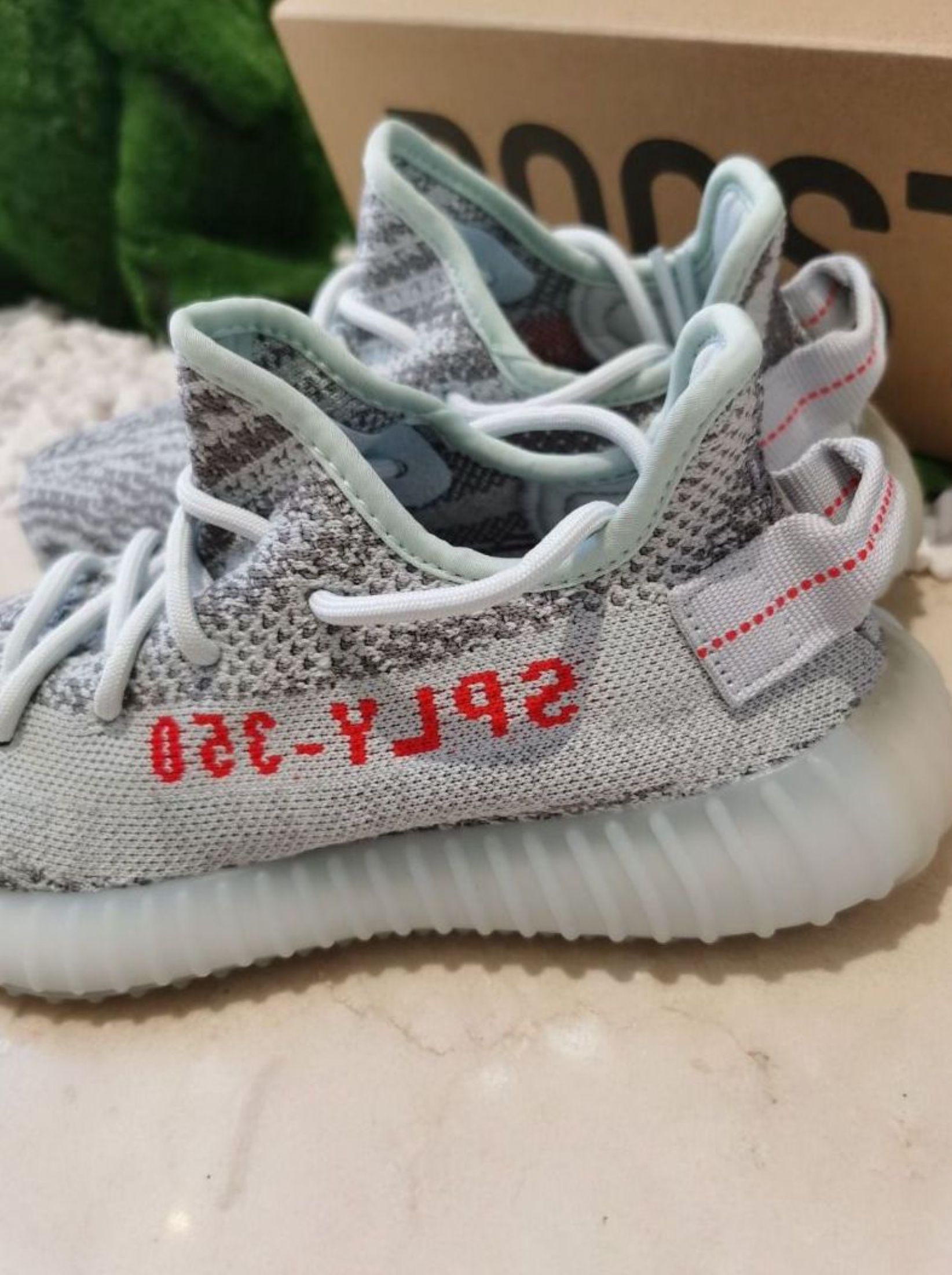 adidas originals Yeezy Boost 350 V2blue tint Flammable Ice Blue (Category: Sneakers) located in Singapore. Submitted by rarewhaleee (Listing ID 1443059101, Image 3). Description: Adidas — adidas originals Yeezy Boost 350 V2blue tint Flammable Ice Blue 🆕 New / 📦 Free ship / 💰 COD Interested? Chat me 👋.