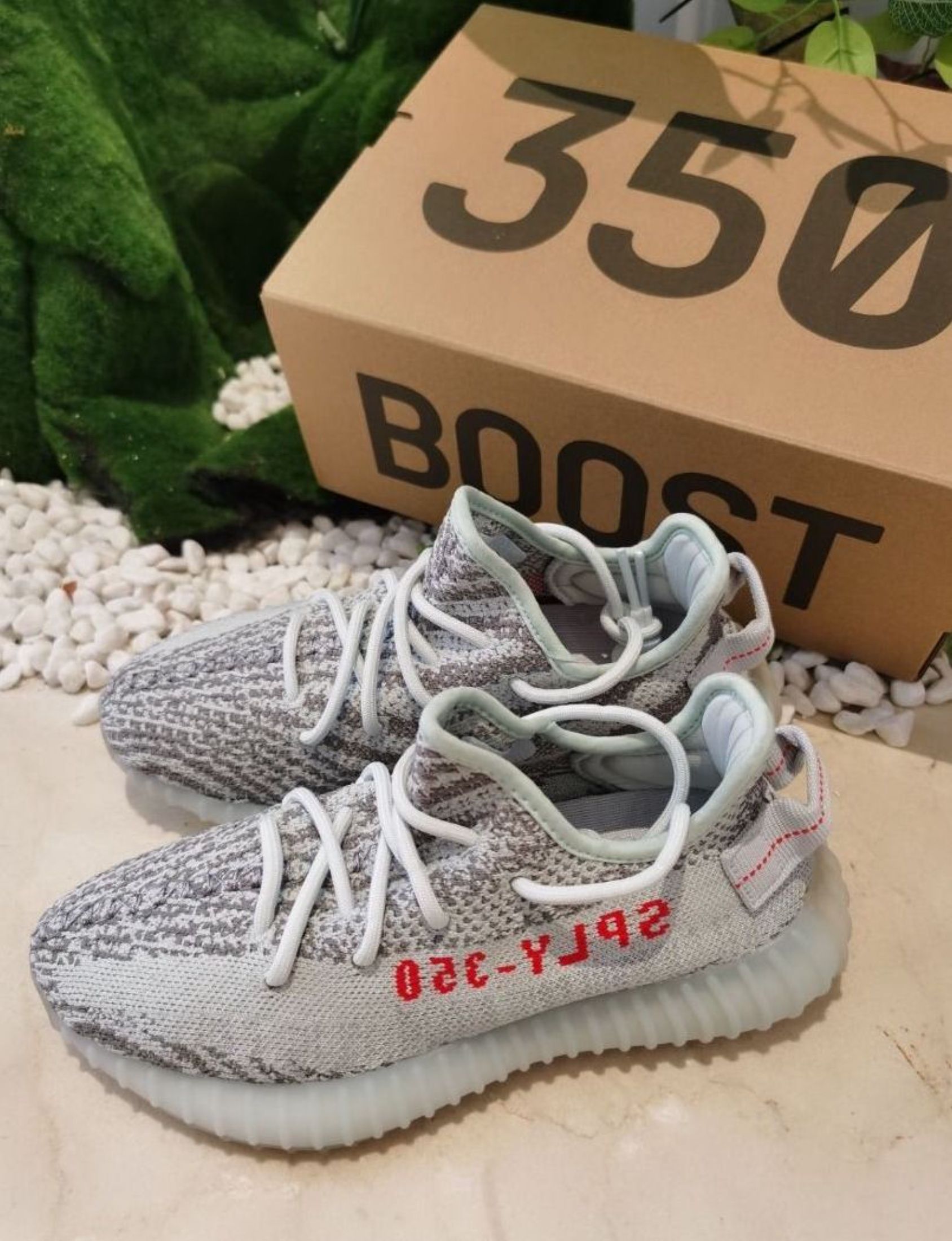 adidas originals Yeezy Boost 350 V2blue tint Flammable Ice Blue (Category: Sneakers) located in Singapore. Submitted by rarewhaleee (Listing ID 1443059101, Image 1). Description: Adidas — adidas originals Yeezy Boost 350 V2blue tint Flammable Ice Blue 🆕 New / 📦 Free ship / 💰 COD Interested? Chat me 👋.