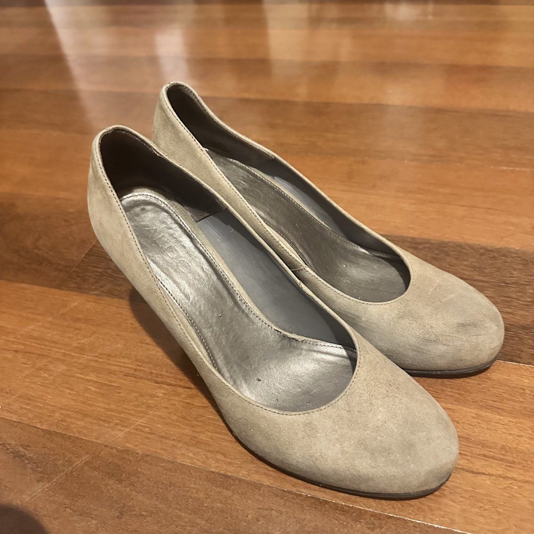 Aldo Heels (Category: Heels) located in Petaling Jaya. Submitted by cynthia.y (Listing ID 1443051663, Image 2). Description: Worn but in good condition Moving house, letting go cheap .