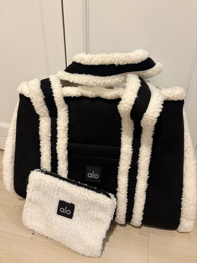 Alo Tote Bag (Category: Tote Bags) located in Singapore. Submitted by rachindango (Listing ID 1443079562, Image 1). Description: Alo tote bag bought it from japan at $280+ when it on sale moving house hence i'm clearing all the items i dont use good for travelling, work, mommy's bag.