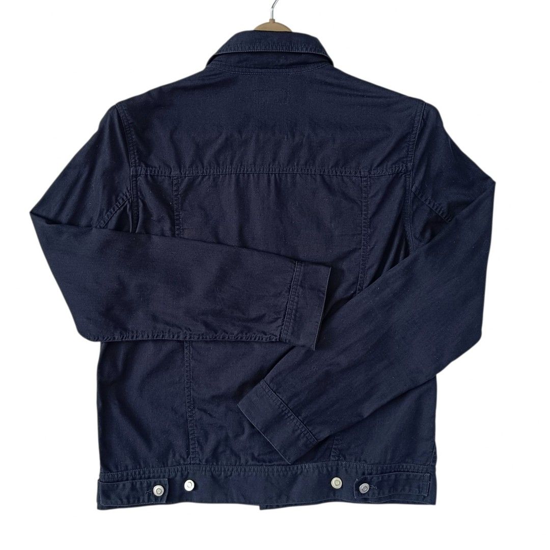 A.P.C Jacket Navy (Category: Luxury Apparel) located in Davao. Submitted by jecks9 (Listing ID 1443004177, Image 2). Description: width: 20 inch length: 24 inch shoulder: 17 inch sleeves: 25.5 inch verygood condition 9/10 colorate minimal collar fade line see photos for details still presentable to used MAKE OFFER📌.