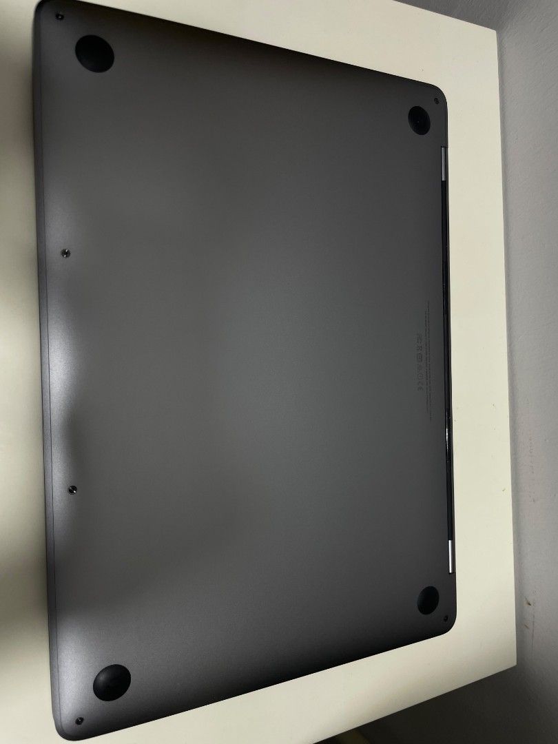 Apple MacBook Pro 13 inch-2016479472484636446722