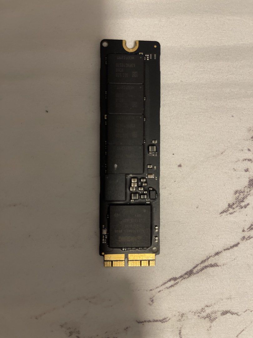 Apple SSD 512GB NVMe PCIe Flash Storage478757229964840960