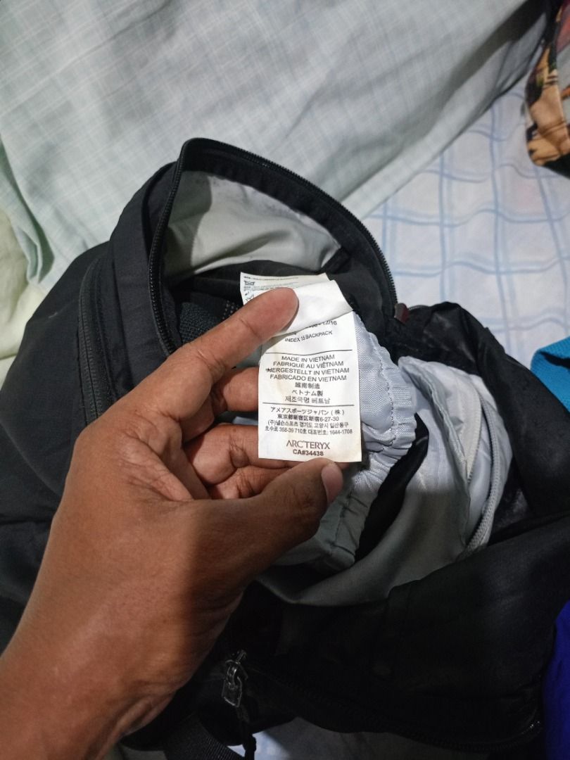 Arc'teryx Index 15 Backpack (Category: Backpacks) located in Tarlac. Submitted by 312120n (Listing ID 1443093314, Image 3). Description: - Brand: Arc'teryx - Color: Black - Features: Lightweight, packable - Main compartment with zip closure - Adjustable shoulder straps - Ideal for: Everyday use or travel - Origin: Made in Vietnam.
