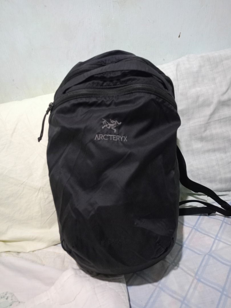 Arc'teryx Index 15 Backpack (Category: Backpacks) located in Tarlac. Submitted by 312120n (Listing ID 1443093314, Image 1). Description: - Brand: Arc'teryx - Color: Black - Features: Lightweight, packable - Main compartment with zip closure - Adjustable shoulder straps - Ideal for: Everyday use or travel - Origin: Made in Vietnam.