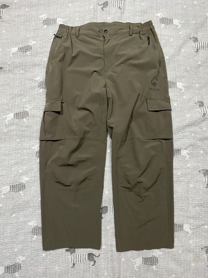 Arc'teryx Wide Hiking Pants 34/38 (Category: Joggers) located in Antipolo. Submitted by bentakahitanoano (Listing ID 1443050746, Image 1). Description: [VINTAGE] Arc'teryx Made in Canada Schoeller Trekking Pants Selling an absolute grail from the highly coveted Vancouver, BC era. Engineered with genuine Swiss-made Schoeller® Stretchlight fabric—insane 4-way stretch, hyper-breathable, and quick-dry technology. Perfect for gorpcore and utilitarian 