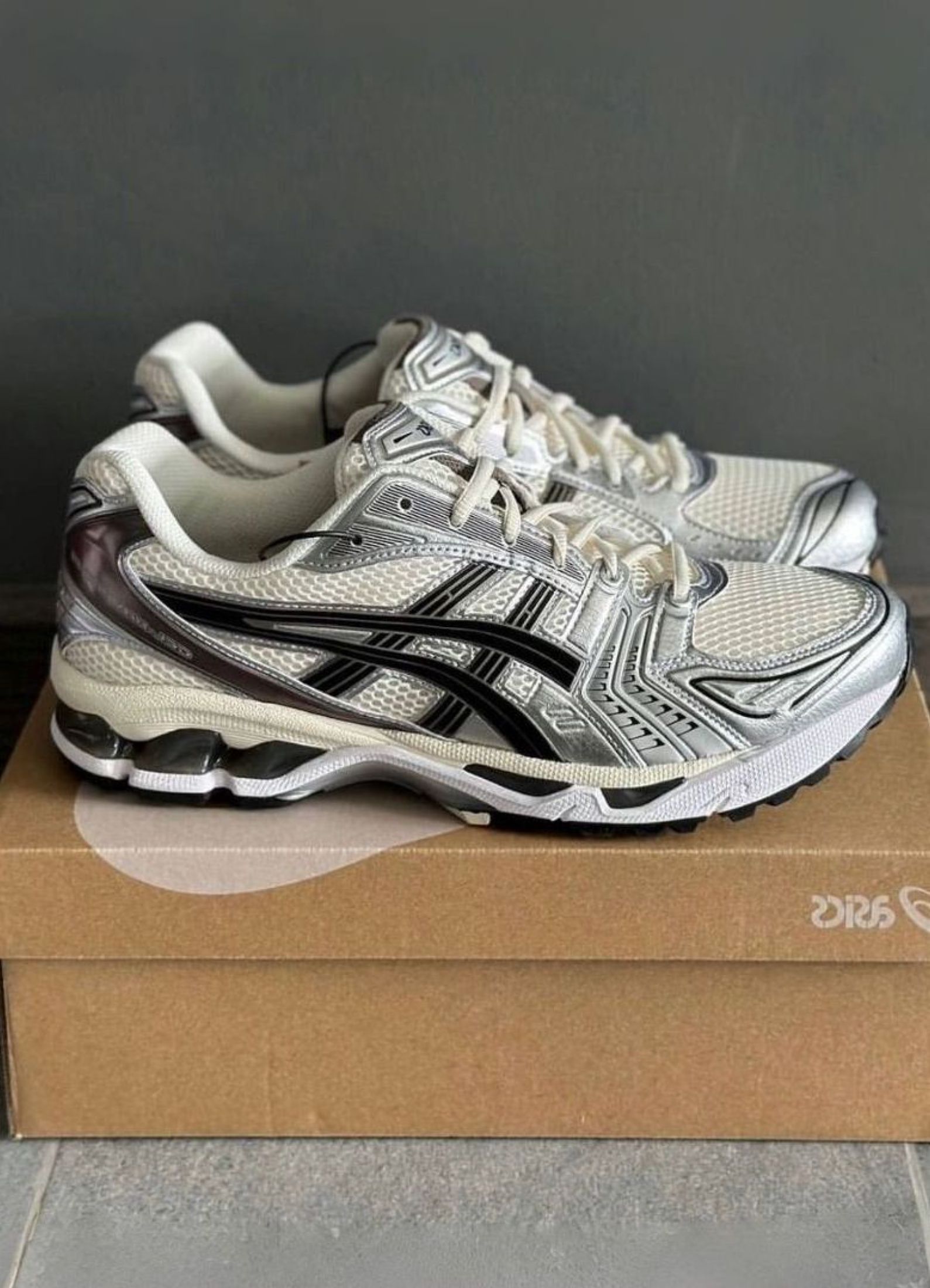 ASICS Gel-Kayano 14 Outdoor Functional Y2K Black White Silver (Category: Sneakers) located in Singapore. Submitted by cesepicbear (Listing ID 1442961268, Image 1). Description: 【New Stock】Asics ASICS Gel-Kayano 14 Outdoor Functional Y2K Black White Silver 🏷 Brand New 📦 Free ship 💰 COD 📸 3-day confirm Don't miss out! Chat me 💬.