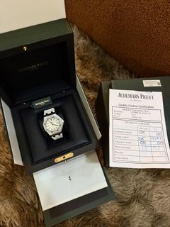 (Category: ) located in . Submitted by babyv.luxury (Listing ID 1443037585, Image 1). Description: .