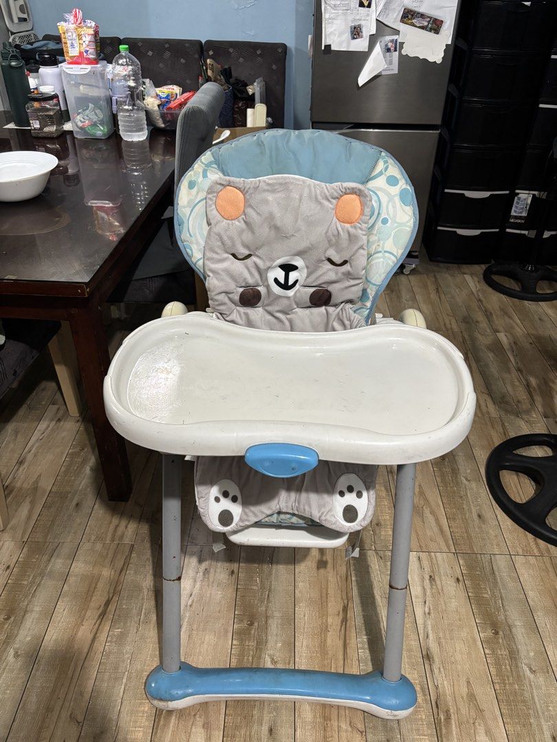 Baby high chair (Category: Baby High Chairs) located in Paranaque City. Submitted by jarberice (Listing ID 1443060106, Image 3). Description: Japan made pwedeng ibaba, removable table.