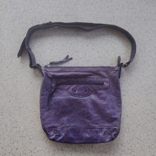 (Category: ) located in . Submitted by kenthrift_ (Listing ID 1443034924, Image 1). Description: .