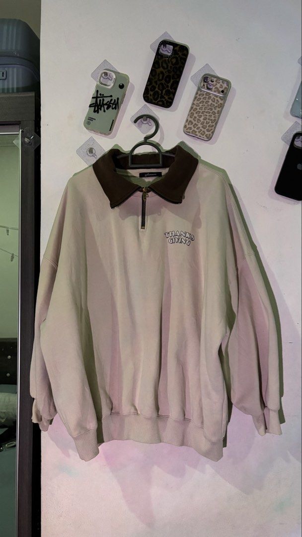 Beige Halfzipper (Category: Coats, Jackets and Outerwear) located in Kuala Lumpur. Submitted by qxiss (Listing ID 1443078621, Image 1). Description: pit 27 labuh 26 takde defect, zip semua funtion ‼️.