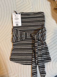 (Category: ) located in . Submitted by hanwardrobe (Listing ID 1443019123, Image 1). Description: .