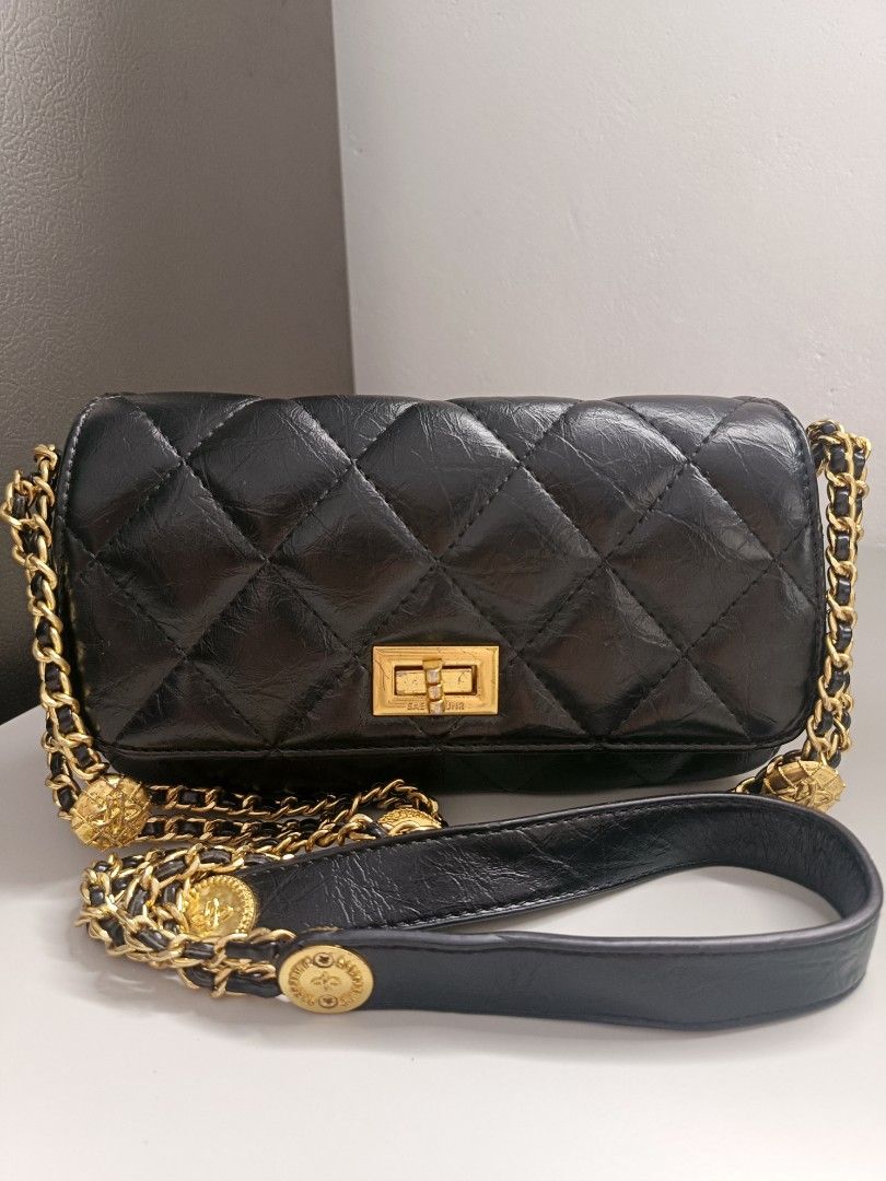Black Quilted sling (Category: Cross-body Bags) located in Santa Cruz, Pampanga. Submitted by uscanada (Listing ID 1443115027, Image 1). Description: premium quilted bag personal bag.