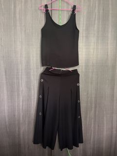 (Category: ) located in . Submitted by joannefashioncloset (Listing ID 1442985878, Image 1). Description: .