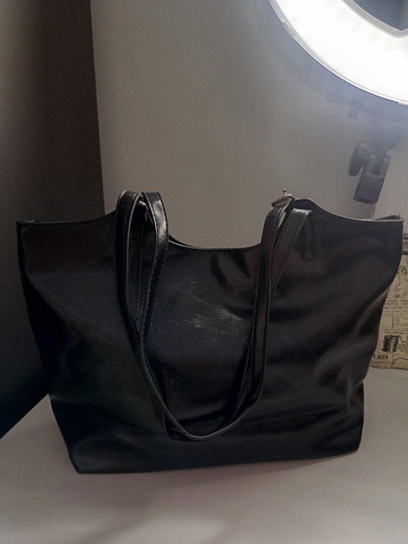 Black tote bag (Category: Tote Bags) located in Santa Cruz, Pampanga. Submitted by uscanada (Listing ID 1443080458, Image 1). Description: original price : 600 selling price : 249.