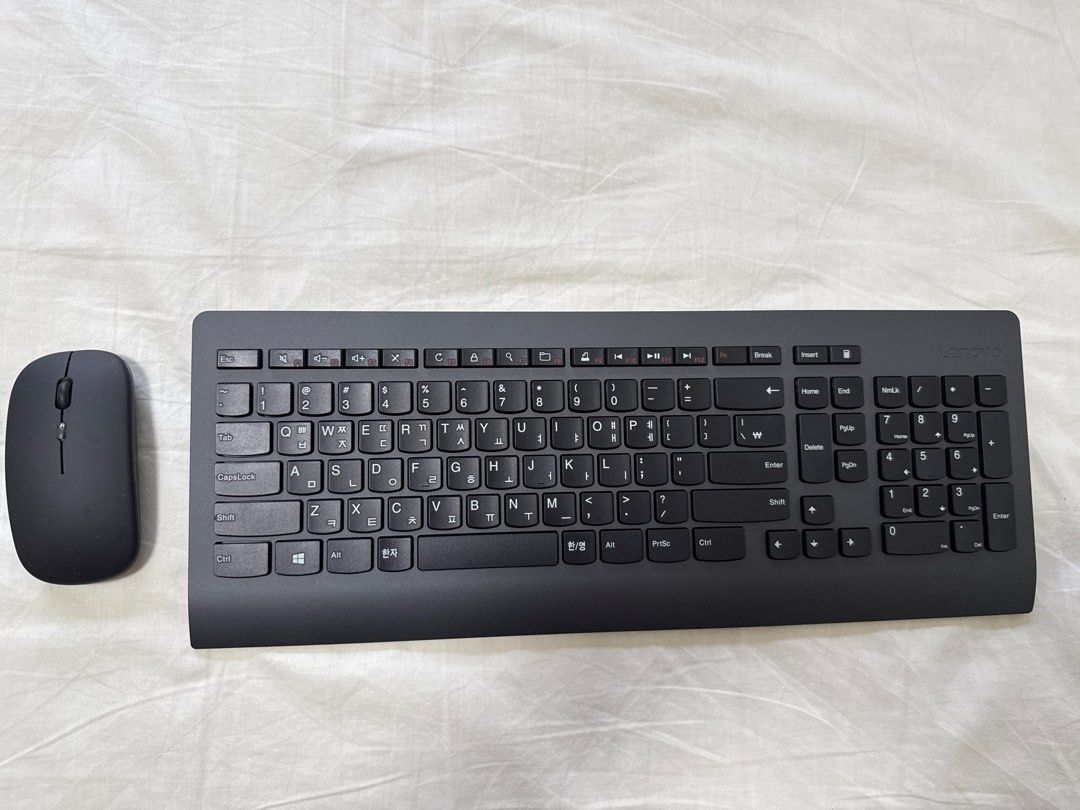 Black Wireless Keyboard and Mouse Combo478135289308794880