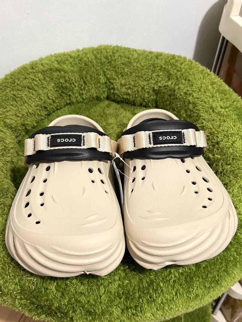 BONE BLACK ECHO CLOG M10 (Category: Slippers & Slides) located in Valenzuela. Submitted by julianjohn98 (Listing ID 1443070077, Image 2). Description: Bone black Brand new Size available M10 M8 M7 Valenzuela .